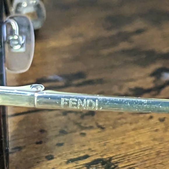 FENDI SUNGLASSES - Picture 3 of 4